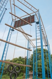 Веревочный парк на искусственных опорах